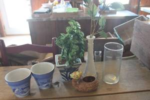 lot 3338 image: Vintage Planters & More