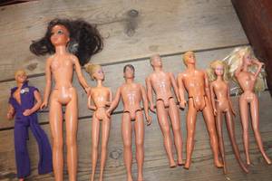 lot 3339 image: Vintage Barbie, Ken Dolls & More