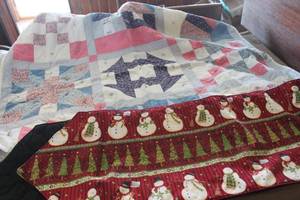 lot 3342 image: Vtg. 1985 Small Quilt & Christmas Table Runner