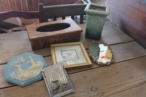 lot 3346 image: Home Dcor Pictures & More