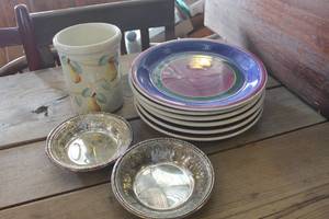 lot 3352 image: 6-Made in Italy Dinner Plates, Utensil Holder & More