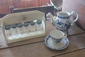 lot 3354 image: Vintage Spice Rack & More