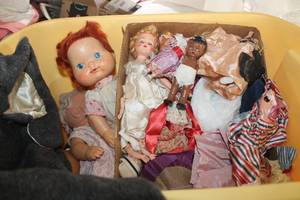 lot 3357 image: Rubbermaid with Vintage Dolls, Childs Coat