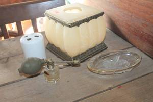 lot 3359 image: Vtg. Perfume Atomizer and More