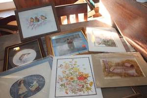 lot 3363 image: Various Sized Art Prints and More