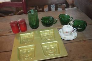 lot 3377 image: Vtg. Metal S&P Shakers, Green Glass Cups & More