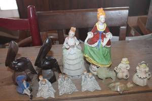 lot 3394 image: Vintage Figurines and More