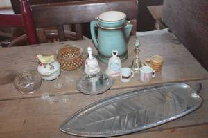 lot 3401 image: Metal Trays and More