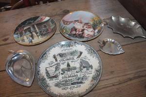 lot 3402 image: Vintage Dcor Plates and More