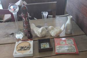 lot 3443 image: Vtg. Mikasa Vase, Home Dcor & More
