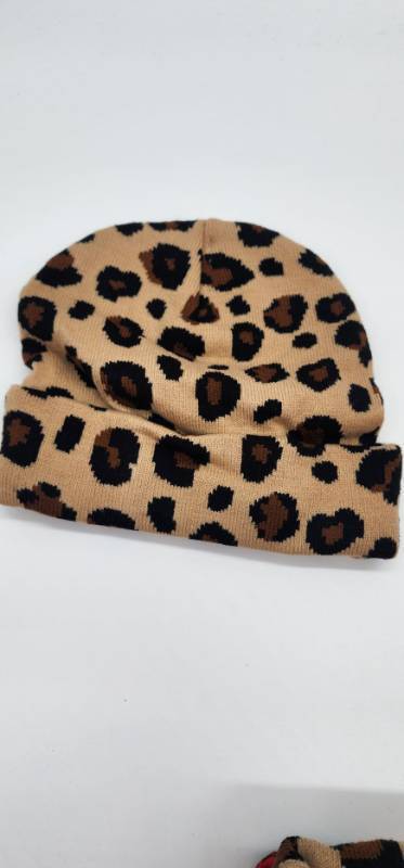 lot 66964 image: Leopard Print Knit Beanie Hat Adult Size  - Retail $12