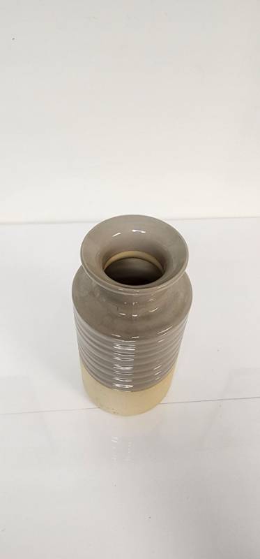 lot 67310 image: Two-Tone Ceramic Ribbed Vase - Retail $15