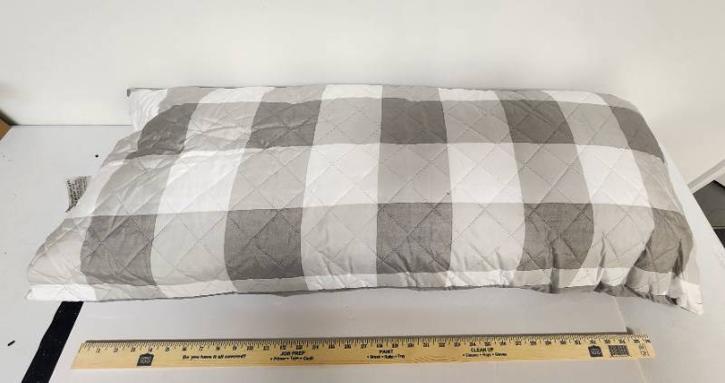 lot 67375 image: Quilted White and Gray Body Pillow&nbsp - Retail $15