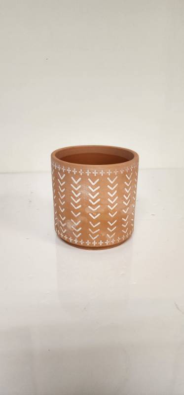 lot 67419 image: Southwestern Style Terracotta Planter Read Description  - Retail $15