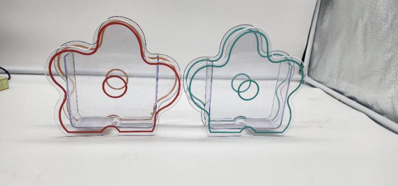 lot 67467 image: Clear Acrylic Red and Blue Flower Napkin Holder - Retail $15