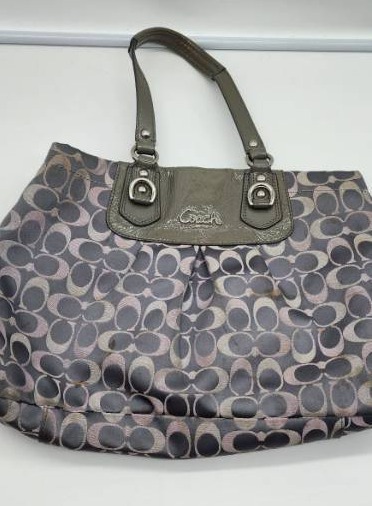 lot 67729 image: Pre-Owned Coach Signature Canvas Shoulder Bag