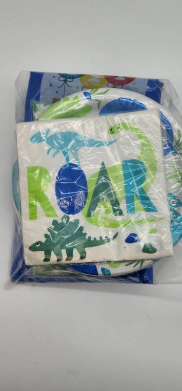 lot 67846 image: Dinosaur Party Supplies
