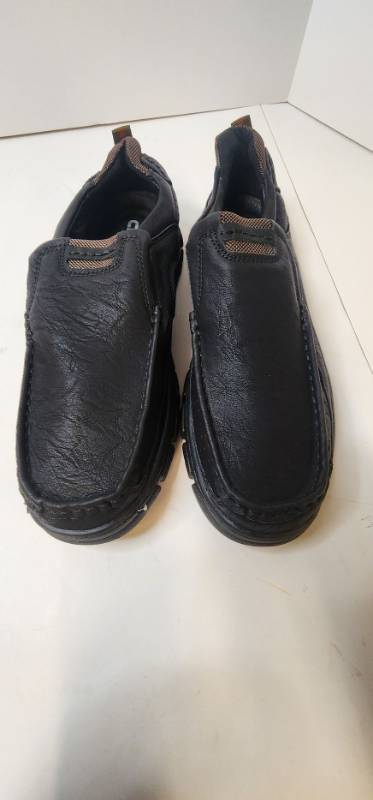 lot 68026 image: Black Leather Slip-On Loafers CN 45