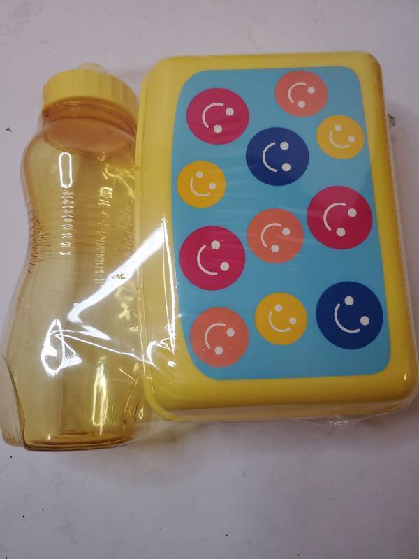 lot 68161 image: Kids Lunch Set with Smiley Face Design