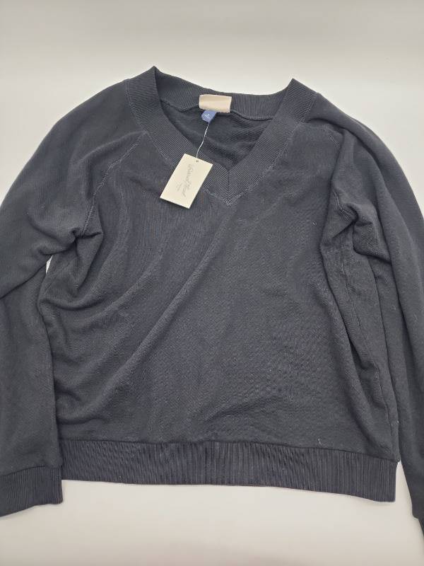 lot 68992 image: Basic Black Crew Neck Sweatshirt Size Medium  - Retail $25