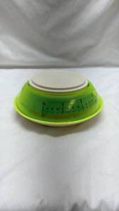 lot 4 image: Tupperware Measuring Scale with Green Rim