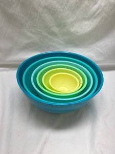 lot 51 image: 8-Piece Graduated Nesting Bowl Set