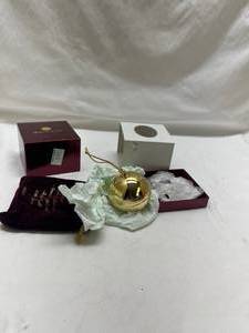 lot 53 image: Wallace 2012 Gold Plated Sleigh Bell Ornament