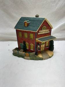 lot 70 image: Department 56 New England Village Building
