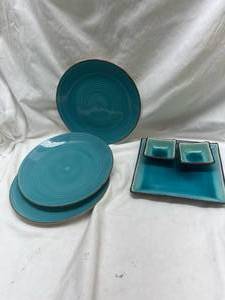 lot 93 image: Royal Norfolk Turquoise Dinnerware Set
