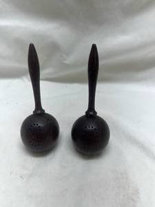 lot 96 image: Havana, Cuba Wooden Salt and Pepper Shakers