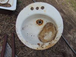 lot 2216 image: Small cast iron sink