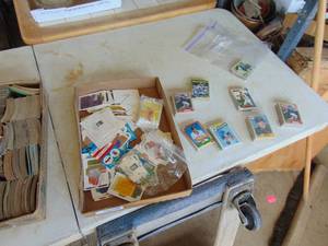 lot 2228 image: Selection of Baseball Cards and more