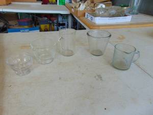 lot 2232 image: Selection of Vintage Measuring Cups