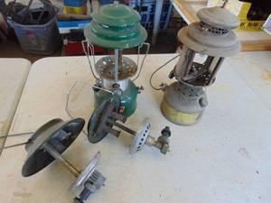 lot 2353 image: Coleman lanterns including early US military gas lantern