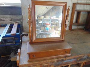 lot 2355 image: Dressing mirror with drawer