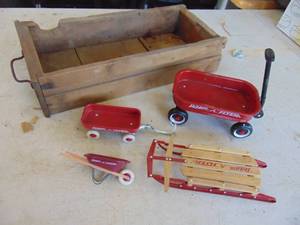 lot 2364 image: Small Wooden Drawer with Miniature Radio Flyer Pieces