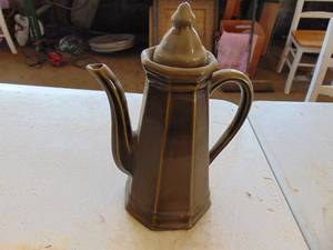 lot 2384 image: Pfalztgraff Pottery Teapot