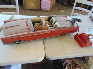 lot 2391 image: Vintage Tethered Cadillac Toy - large