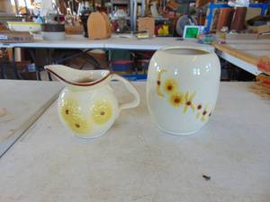 lot 2412 image: 2 Pieces of Hull - Sunflowers