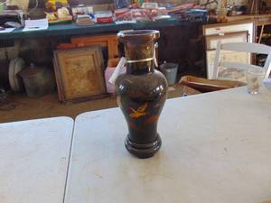 lot 2426 image: Asian Themed Vase