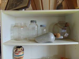 lot 2437 image: Contents of Shelf - Bottles