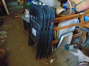 lot 2441 image: 4 Folding Chairs