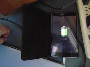 lot 2442 image: Samsung Tablet - Powers On