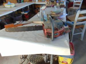 lot 2449 image: Homelite Chainsaw 1618 inch Bar Runs