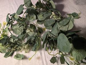 lot 1903 image: Artificial Eucalyptus Garland