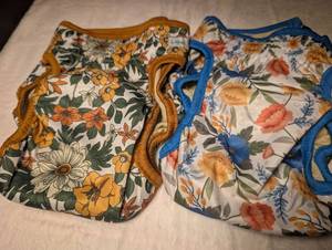 lot 1944 image: Floral Pattern Reusable Dog Diapers - Large 2 ct