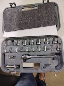 lot 18419 image: Power Torque Wrench Set