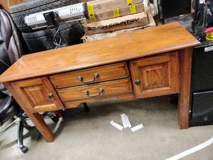 lot 18476 image: Solid Oak Writing Desk with Drawers
