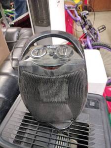 lot 18485 image: Comfort Zone Room Heater