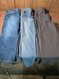 lot 6 image: Designer Denim Collection - Lucky Brand & St. Johns Bay Jeans